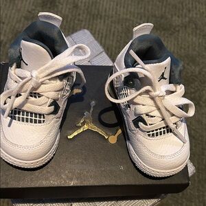 Jordan Kids Sneakers in White and Green